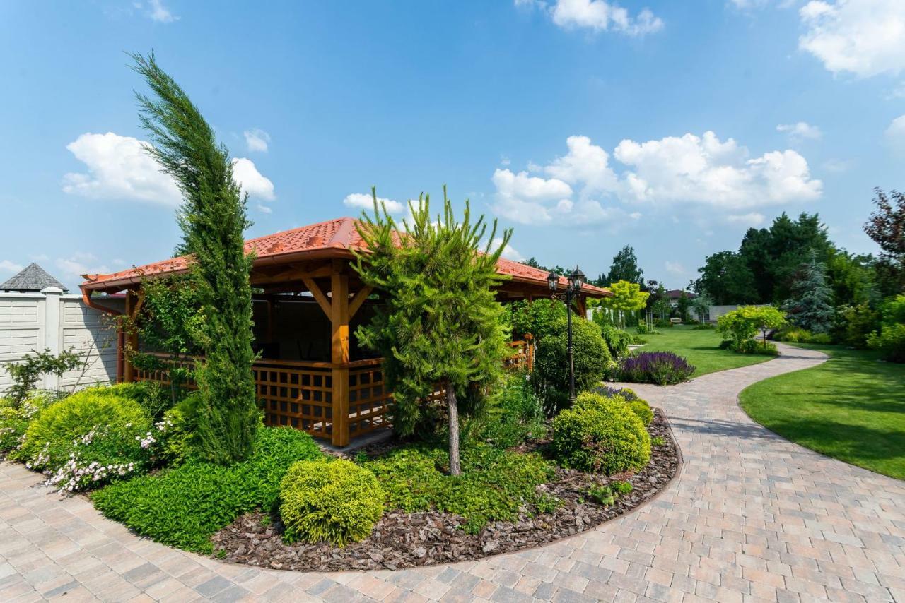 Villa Ephelia Dunajská Streda エクステリア 写真